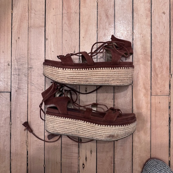 Stuart Weitzman Romanesque - Picture 4 of 6